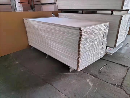 Hard High Density 1220*2440mm White PVC Foam Sheet Forex Celuka Untuk Iklan Furnitur