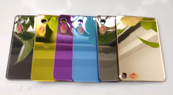 Lembar acrylic kaca spion warna-warni dengan panel kaca spion acrylic yang melekat di belakang