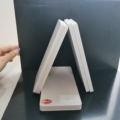 Harga yang terjangkau dari beberapa warna papan busa PVC dengan kepadatan rendah dan kekuatan tinggi