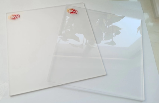 plexiglass Lembar akrilik bening yang dapat disesuaikan dengan kekerasan permukaan dan kilau yang baik